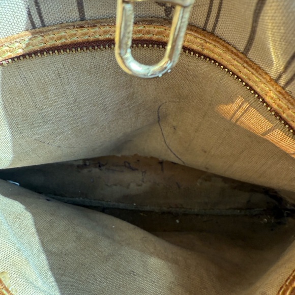 Authentic Louis Vuitton Neverfull MM - Picture 9 of 15